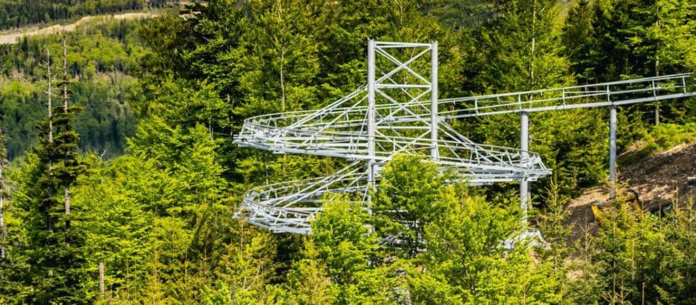 To będzie turystyczny hit lata. W sercu Beskidów ruszył górski rollercoaster