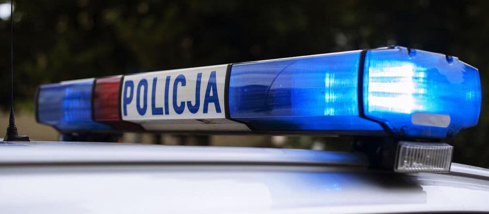 Totalnie pijana babcia opiekowała się wnukami na wakacjach. Pod jej skrzydłami trafiły do szpitala