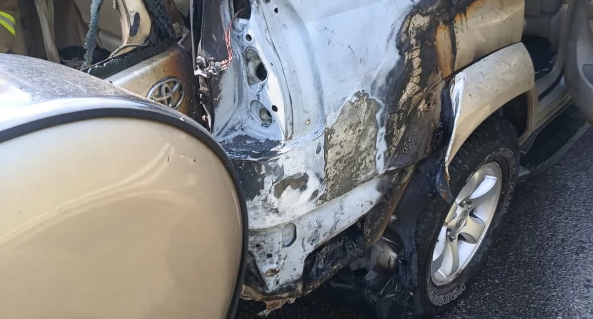 Toyota stanęła w płomieniach na trasie S7. W aucie podróżowało sześć osób
