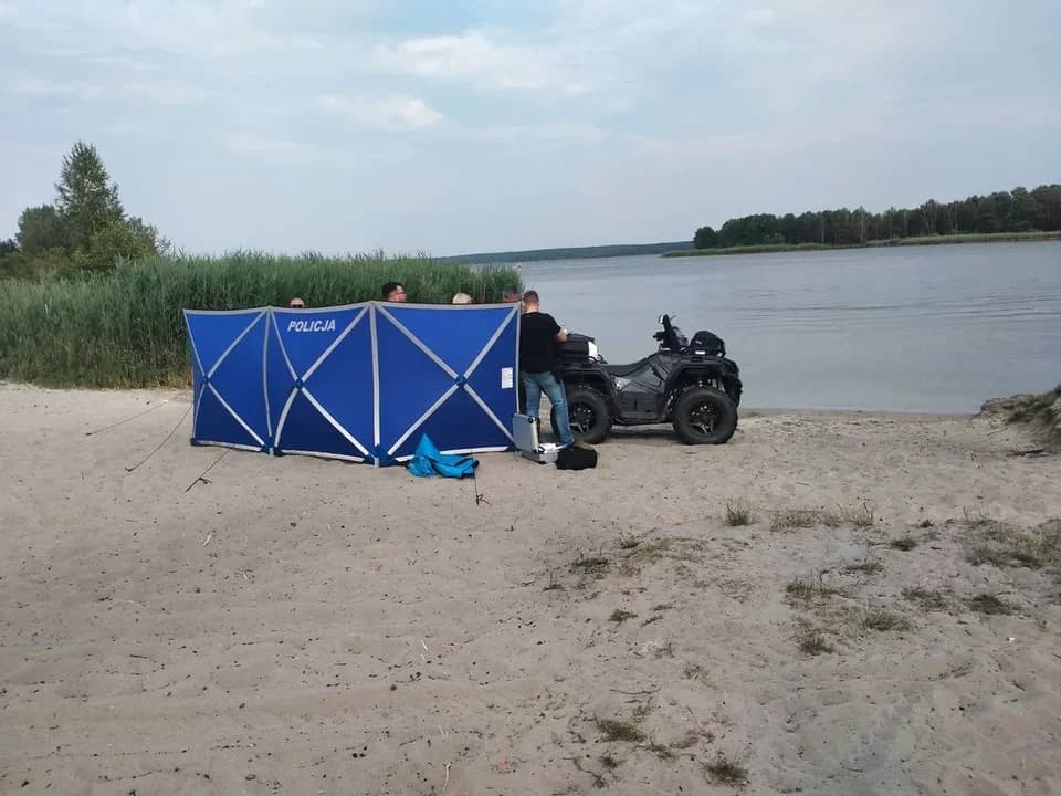 Tragedia nad wodą w powiecie piotrkowskim. Nie żyje młody mężczyzna