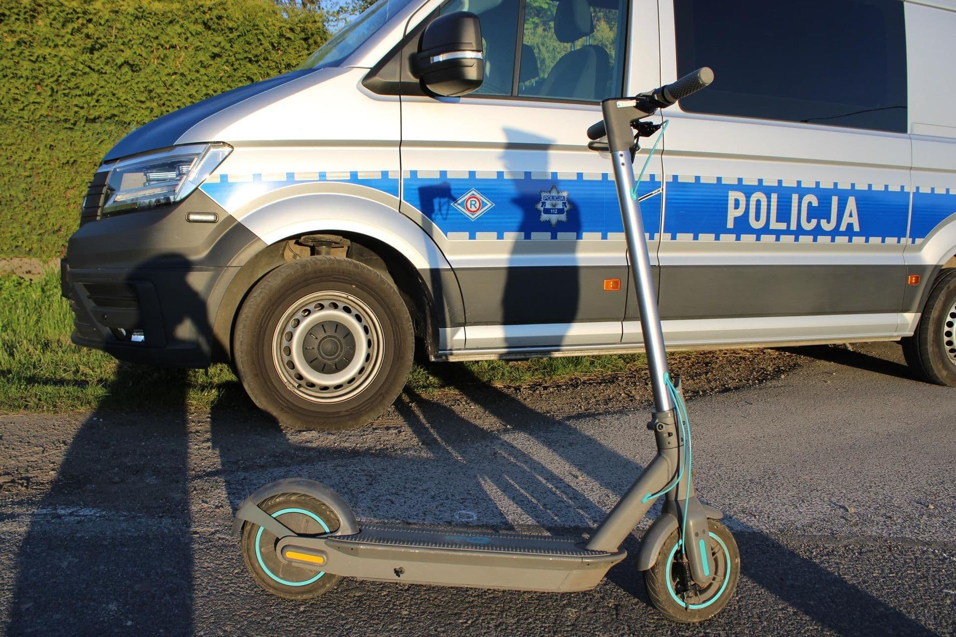 Tragedia z udziałem policyjnego radiowozu. Nie żyje nastolatek na hulajnodze