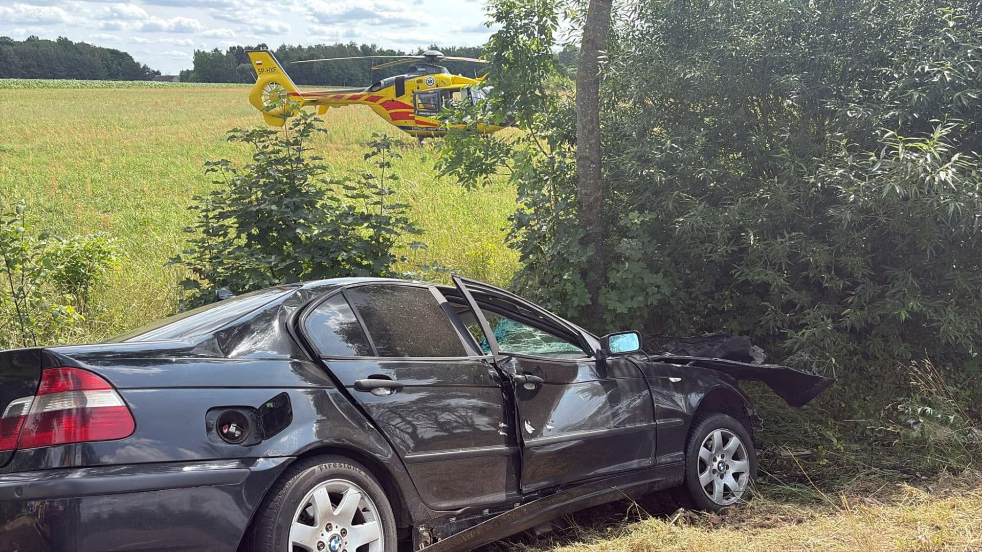 Tragiczny wypadek 19-letni kierowca BMW zginął na miejscu. Wyprzedzanie zakończyło się tragedią