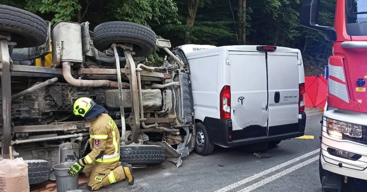 Tragiczny wypadek w Czernichowie. Nie żyją dwie osoby
