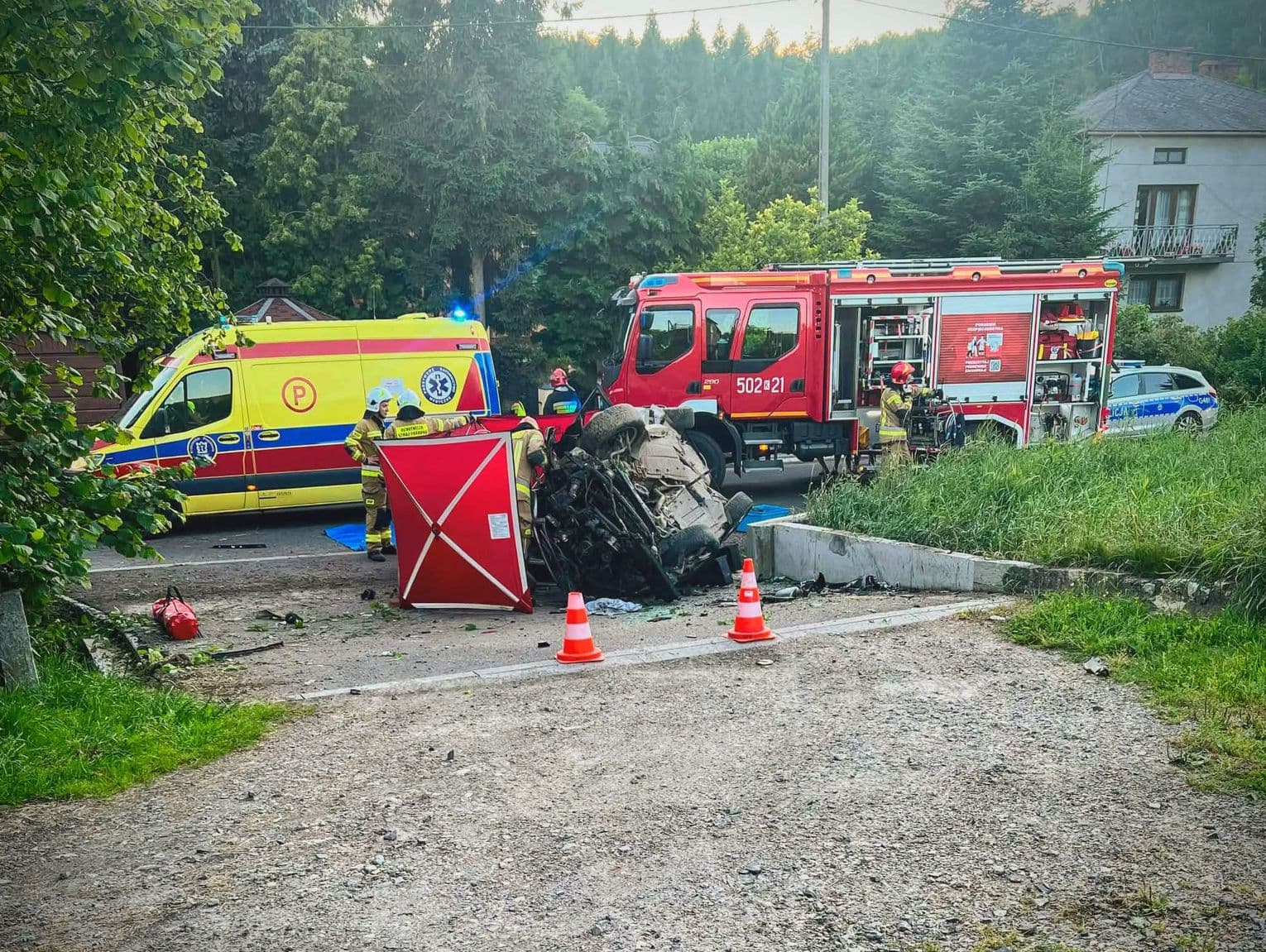 Tragiczny wypadek w Zasępcu. Auto dachowało, 36-letni kierowca nie żyje
