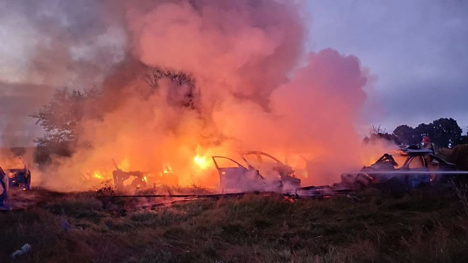 Trzeci pożar w tym samym miejscu. W Nowej Świdnicy płonęło składowisko aut