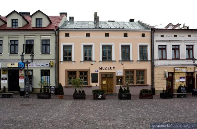 Trzeci przetarg na remont elewacji Muzeum...