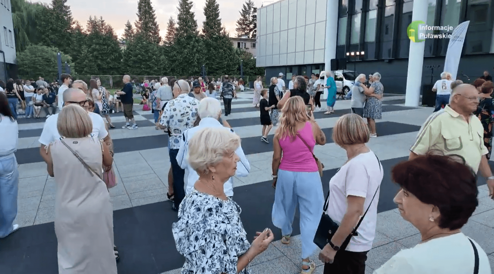 Trzecia miejska potańcówka za nami. Mieszkańcy bawili się na placu Chopina |#LPU24.pl