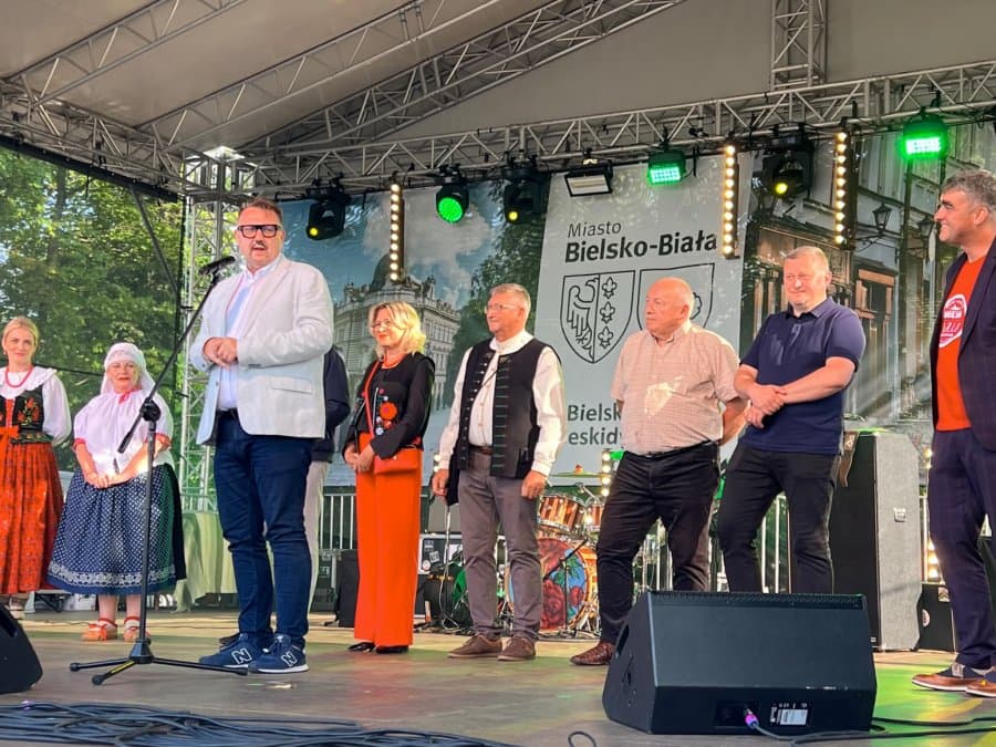 Trzy dni nad morzem. Liczna delegacja na czele z prezydentem promowała Beskidy w Ustce - foto