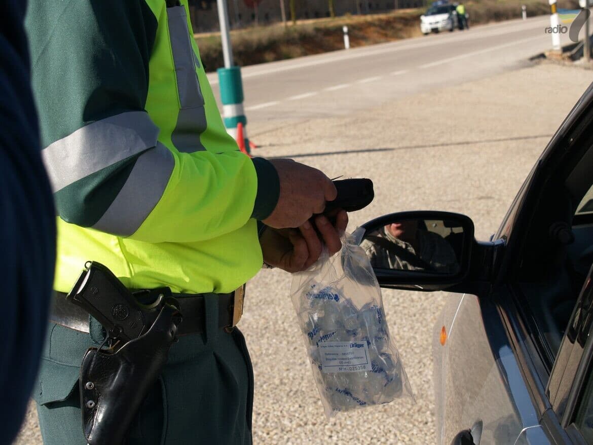 Trzy razy pijany za kierownicą mimo dwóch dożywotnich zakazów. 33-latek trafił do aresztu