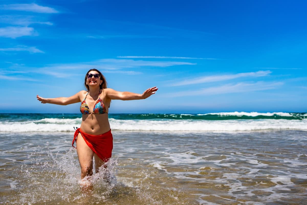Tu woda w morzu jest najcieplejsza - często przekracza 20°C! 3 najlepsze miejsca na kąpiel nad Bałtykiem