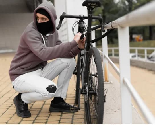 Tychy: Trzech kradzieży rowerów i hulajnogi w czerwcu. Policja apeluje o ostrożność