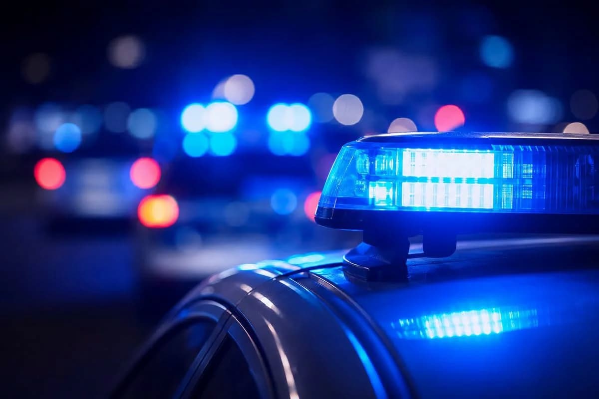 Uciekał Mercedesem przed policją. 65-latek miał sądowy zakaz prowadzenia