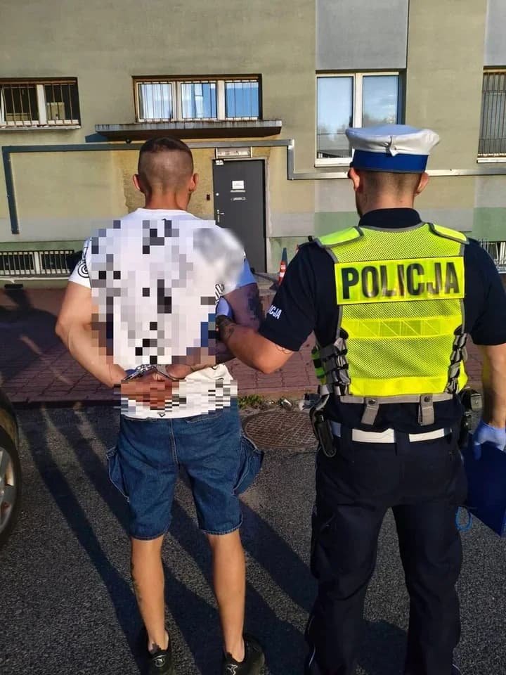 Uciekał przed kontrolą przez tory. W Fordzie miał mefedron