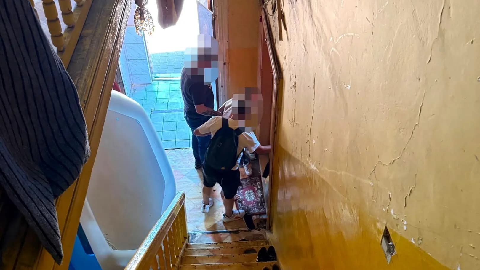 Uciekł z więzienia. Ukrywał się w zamkniętym pokoju na piętrze