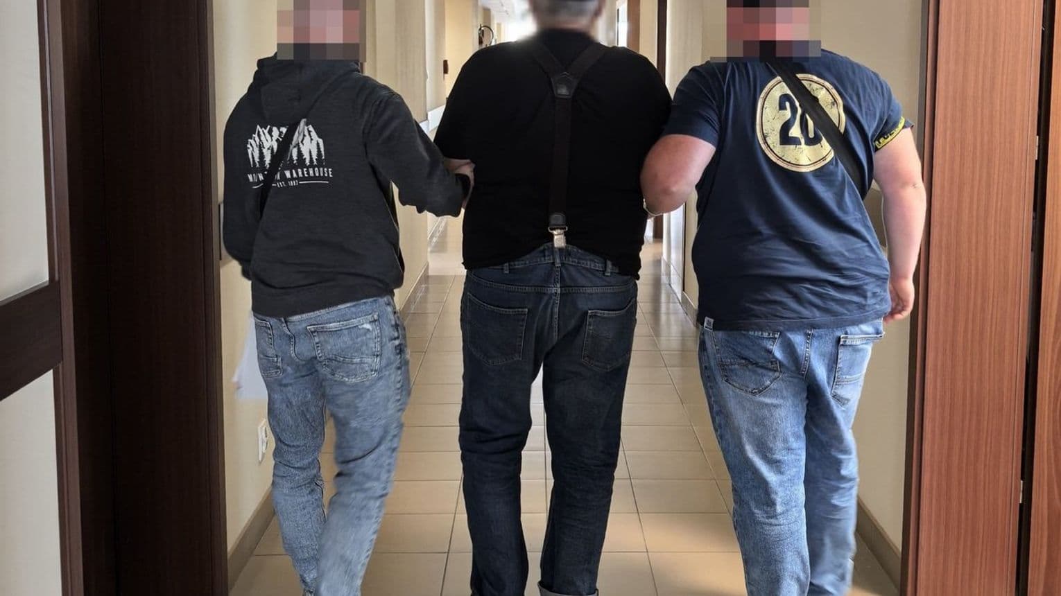 Ukradł 34 czekolady i zaatakował ochroniarza. 67-latek z Lublina usłyszał zarzut