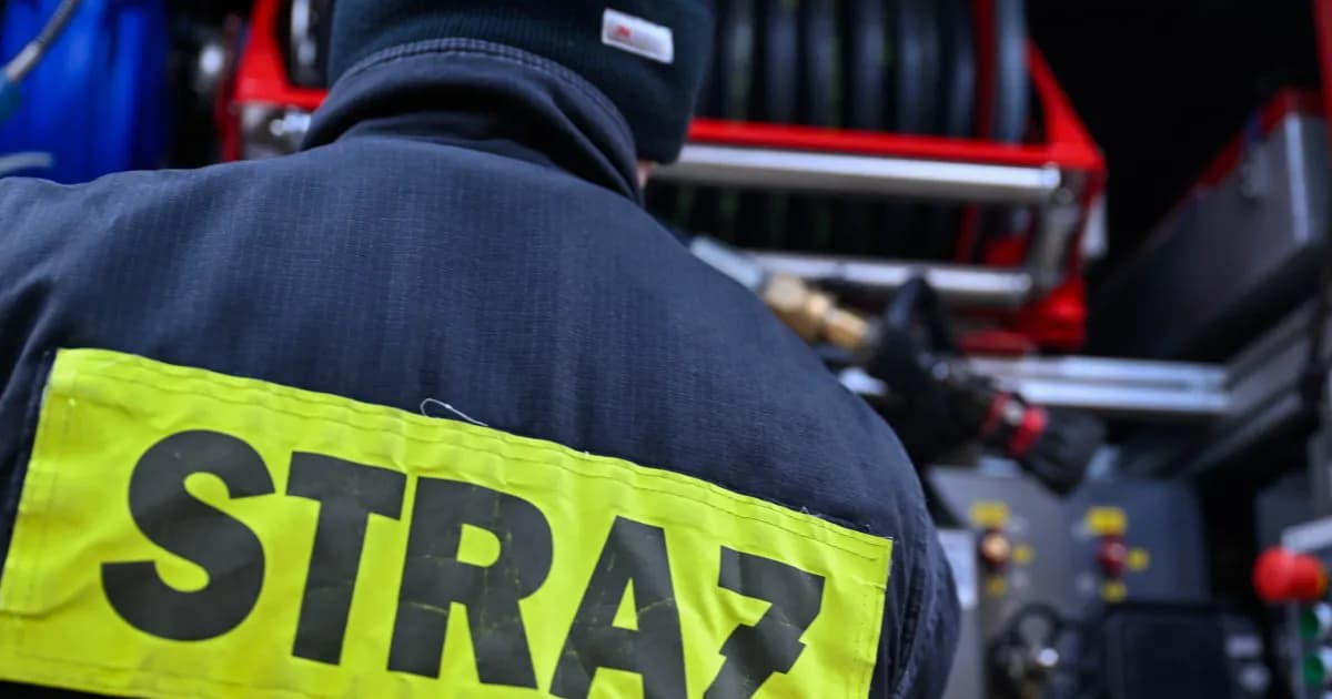 Ulewa przeszła przez Kraków. Drwinka znów wylała, mieszkańcy układali worki z piaskiem