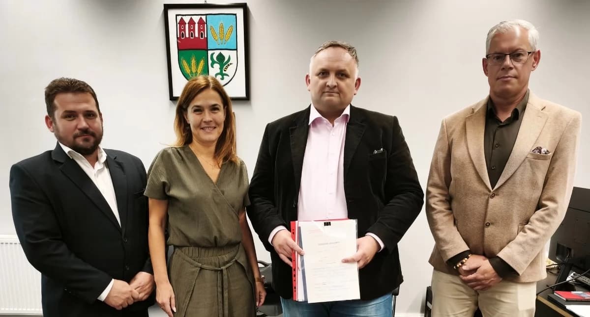 Umowa podpisana. Droga Kosiły – Czernice Borowe zostanie przebudowana