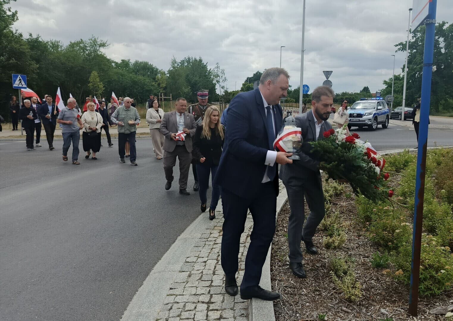 Uroczystości na Rondzie Ofiar Rzezi Wołyńskiej w Piotrkowie