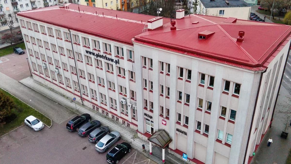 Urząd w Piotrkowie szuka dyrektora. Trwa konkurs, jakie są wymagania?