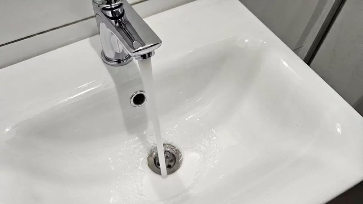 Utrudnienia w dostawach wody w kilku miejscowościach. Jest apel do mieszkańców