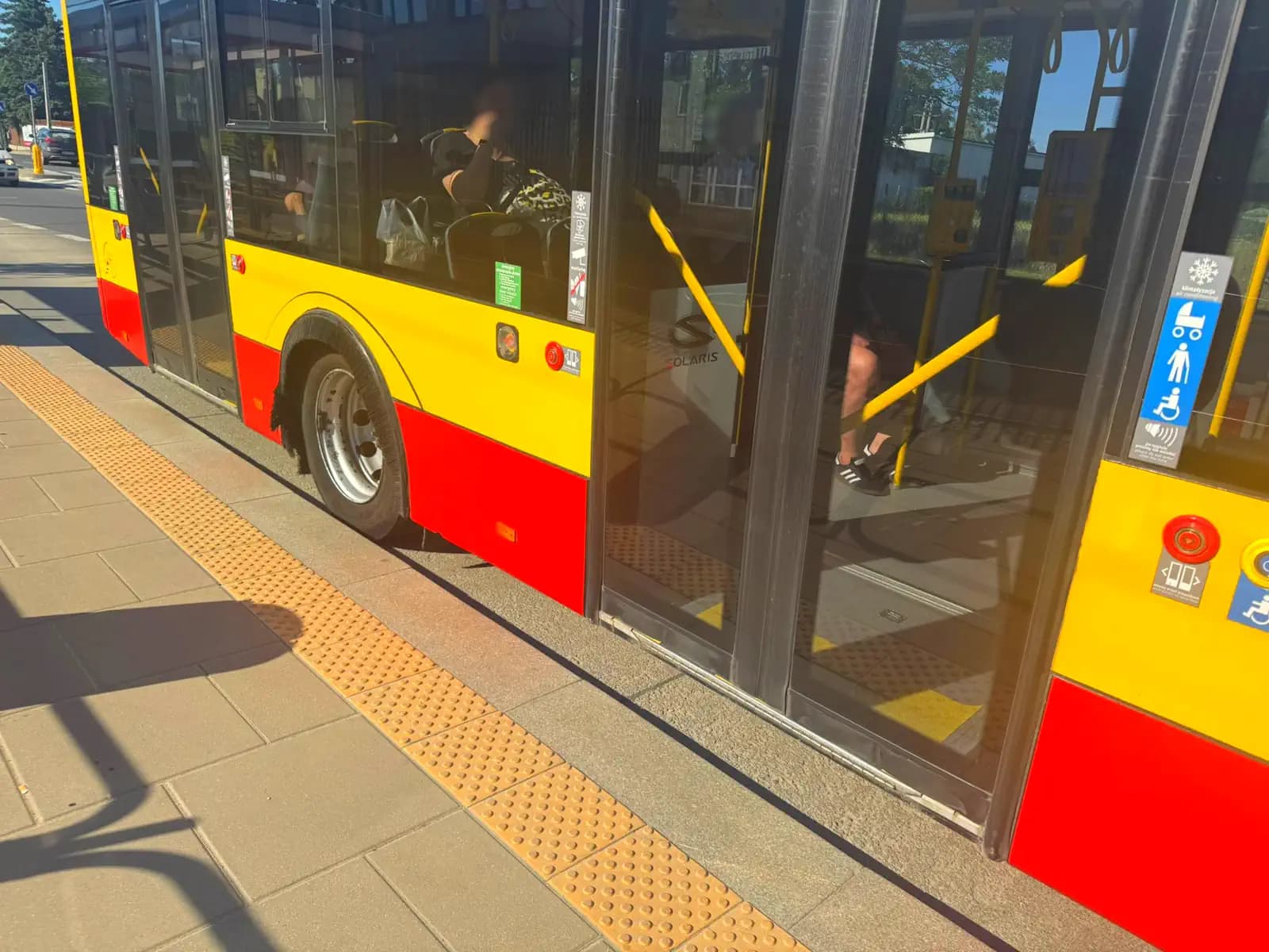 Utrudnienia w Warszawie. Zamknięto Most Poniatowskiego, uruchomiono dodatkowe autobusy i tramwaje