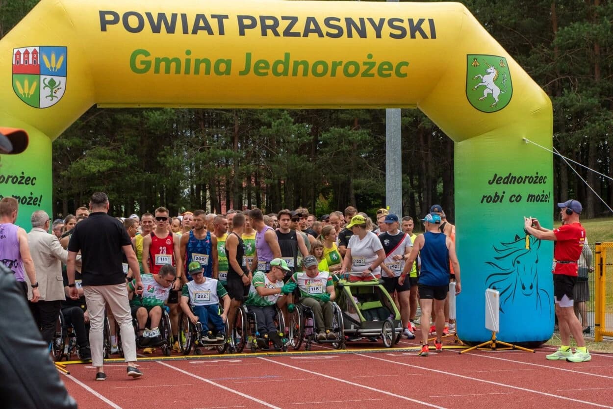 VIII „Pogoń za Jednorożcem”. Na metę wbiegły setki zawodników