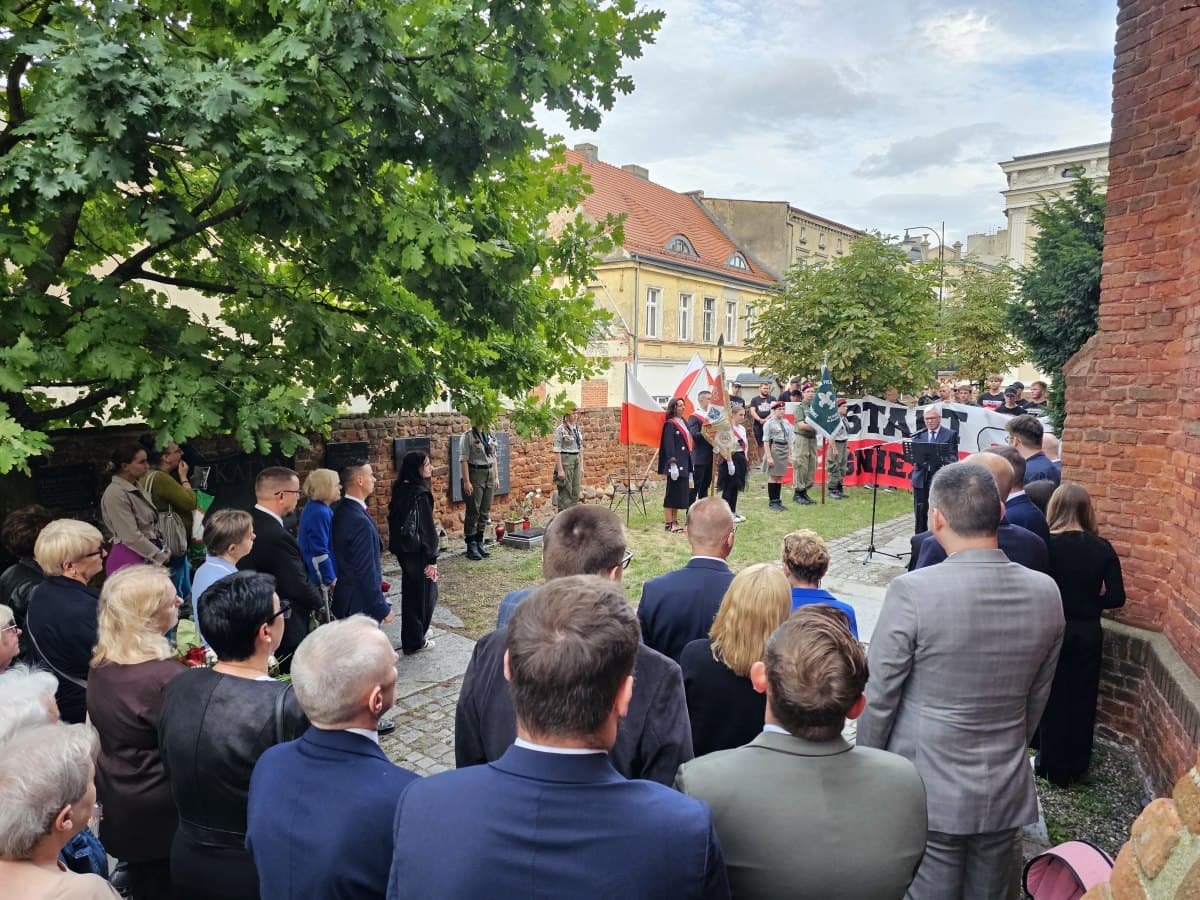 W Gnieźnie uczczono pamięć ofiar rzezi wołyńskiej
