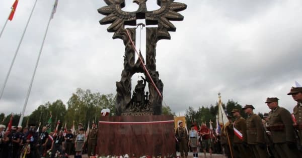 W hołdzie bestialsko pomordowanym