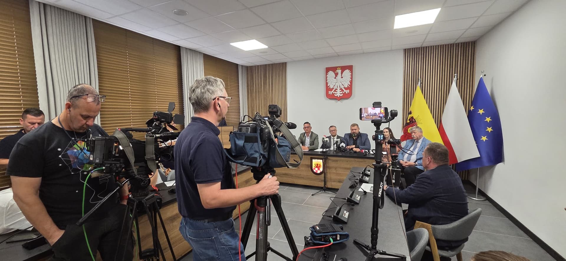 W sprawie afery szpitalu starosta wini poprzedników. Lecznica ma dostać pożyczkę na pensje