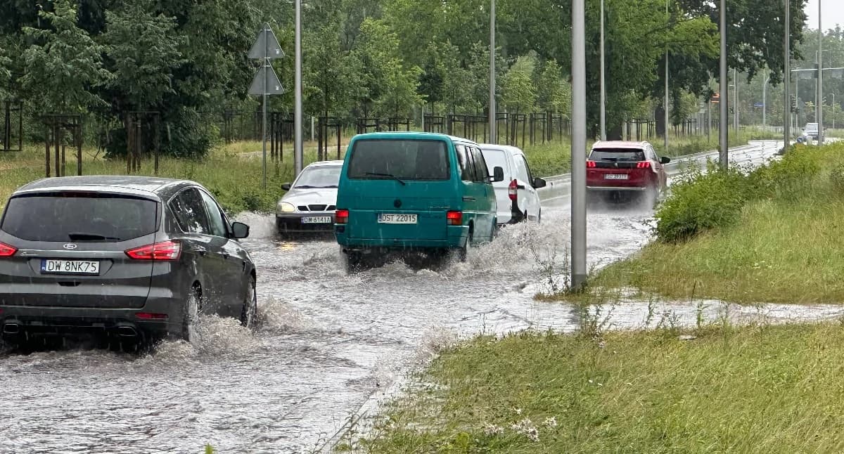 W środę nadal burze i ulewy we Wrocławiu i…