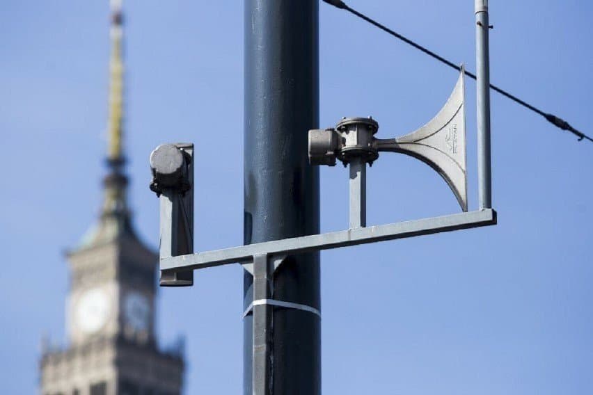 W Warszawie zawyją dziś syreny alarmowe. Jaki jest powód?
