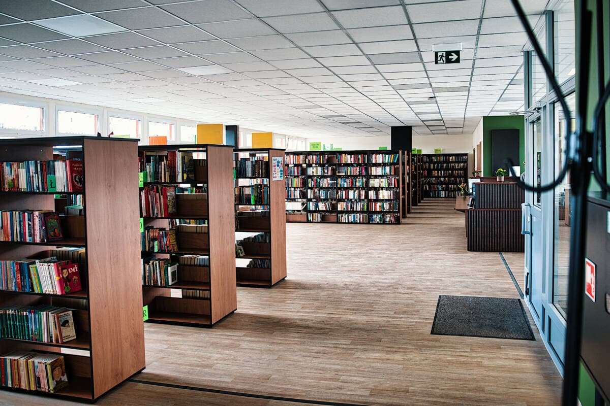 Wakacje pełne wyobraźni. Biblioteki zapraszają dzieci na niezwykłe podróże z książkami