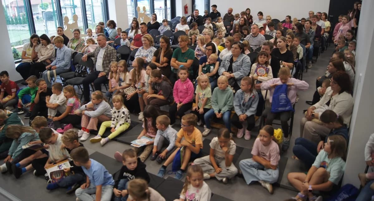 Wakacje w Górznie ruszyły z przytupem. Dmuchańce, nagrody i lekcja bezpieczeństwa