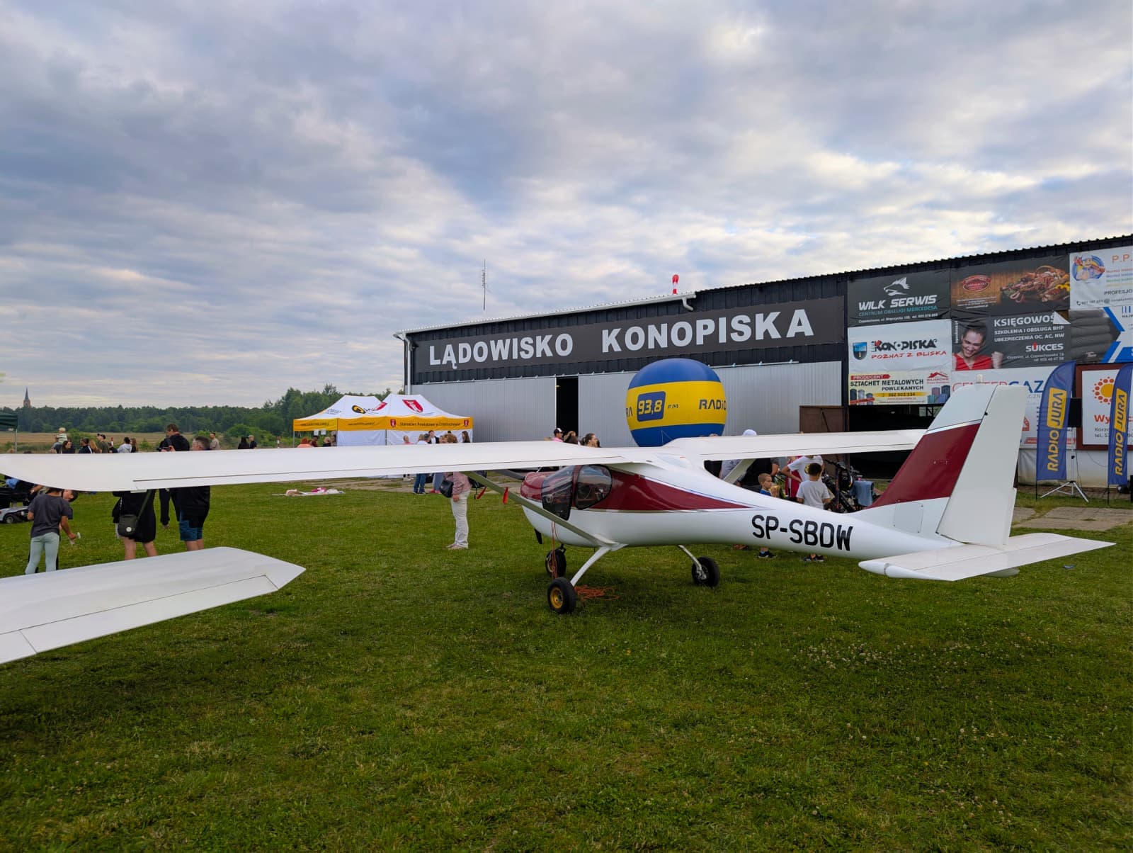 Wakacyjny Odlot w Konopiskach za nami! To było małe święto lotnictwa w naszym regionie!