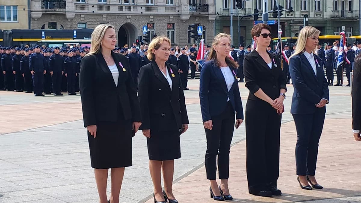 WiadomościWyróżnienie dla policjantki ze Zduńskiej Woli. Za co została doceniona?