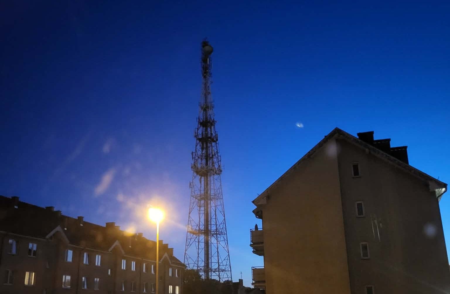 Wieża w centrum Goleniowa nadal bez oświetlenia