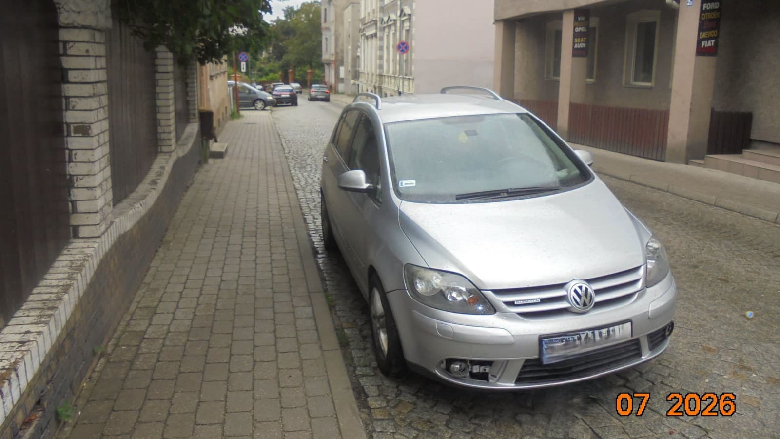 Wjechał pod prąd i zaparkował na zakazie. Kierowca z Żar szybko zwrócił na siebie uwagę
