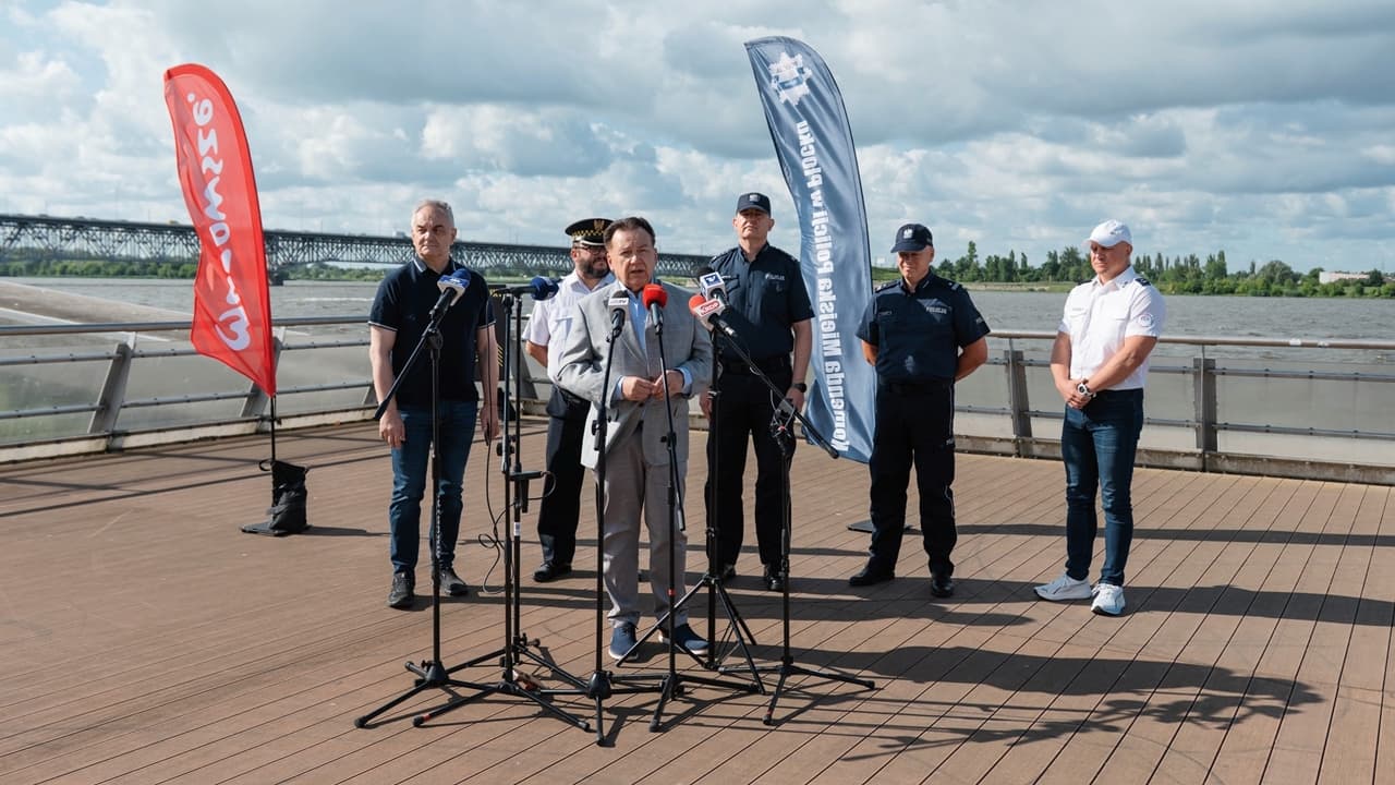Władze Mazowsza i służby apelują o bezpieczne zachowania podczas wakacji