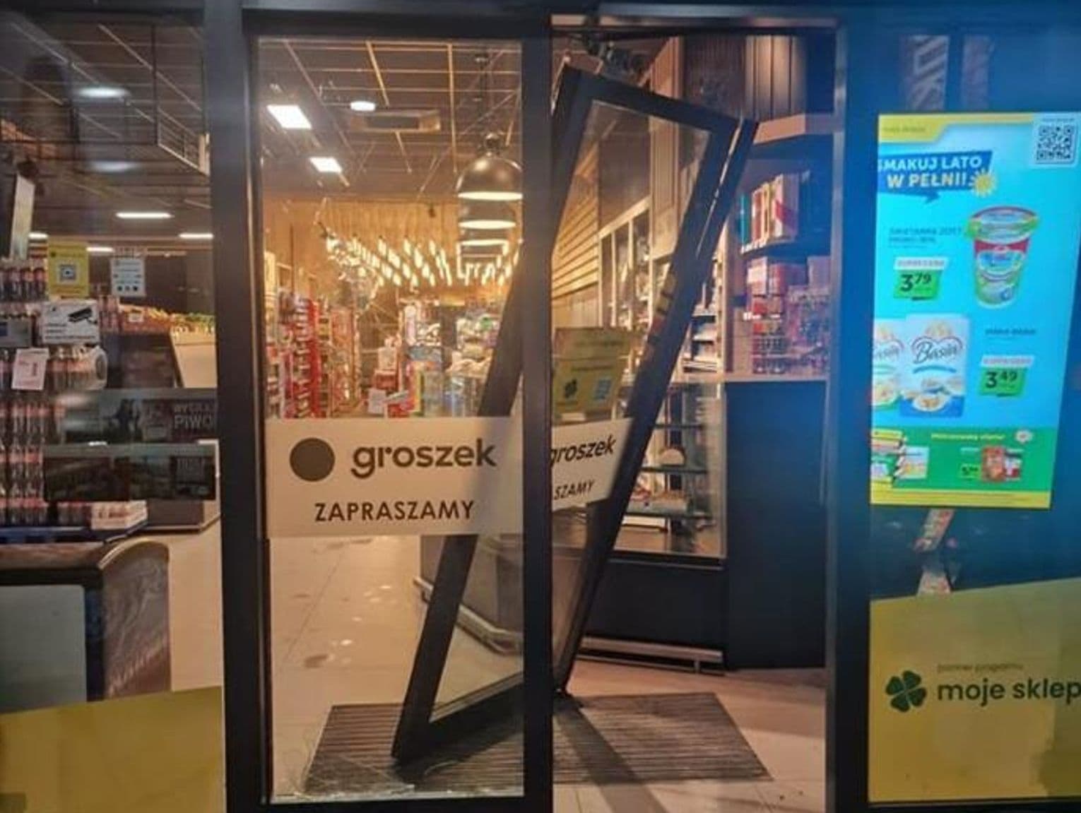 Włamali się do sklepu, ale niczego nie ukradli. Policja ujawnia, czym mogła być rozpylona substancja