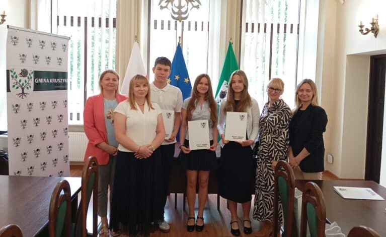 Wójt Gminy Kruszyna nagrodziła uczniów za wybitne osiągnięcia