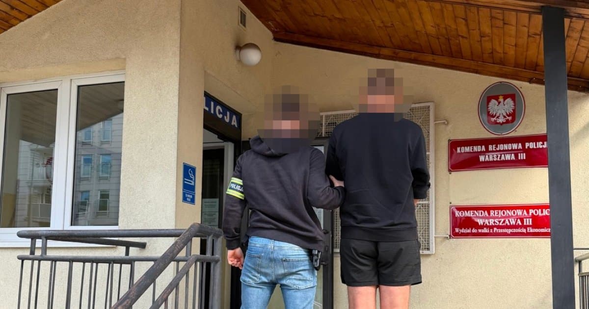 Wpadł na gorącym uczynku przy bankomacie. 22-latek trafił do aresztu