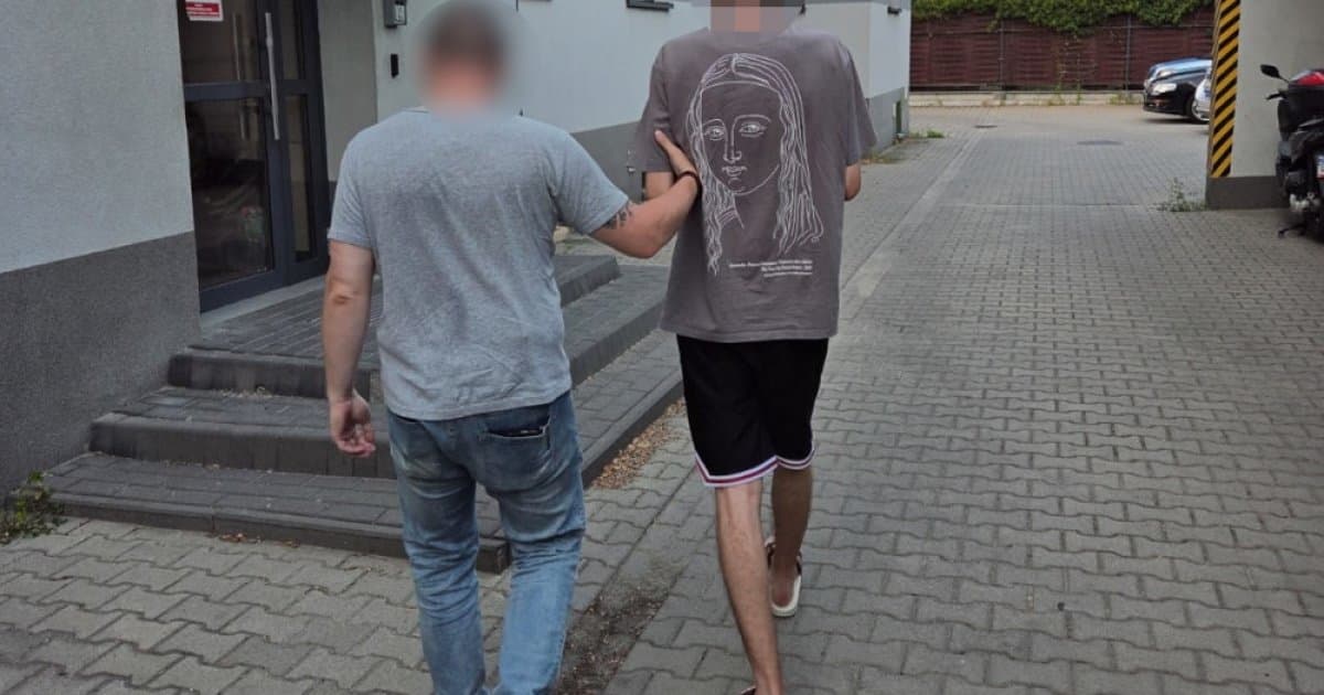 Wpadli po wypłacie pieniędzy z bankomatu. Trzech mężczyzn trafiło do aresztu