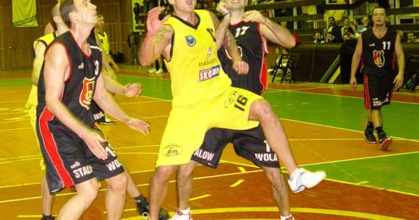 Wracają koszykarskie derby! Stal i Siarka znów zagrają o ligowe punkty