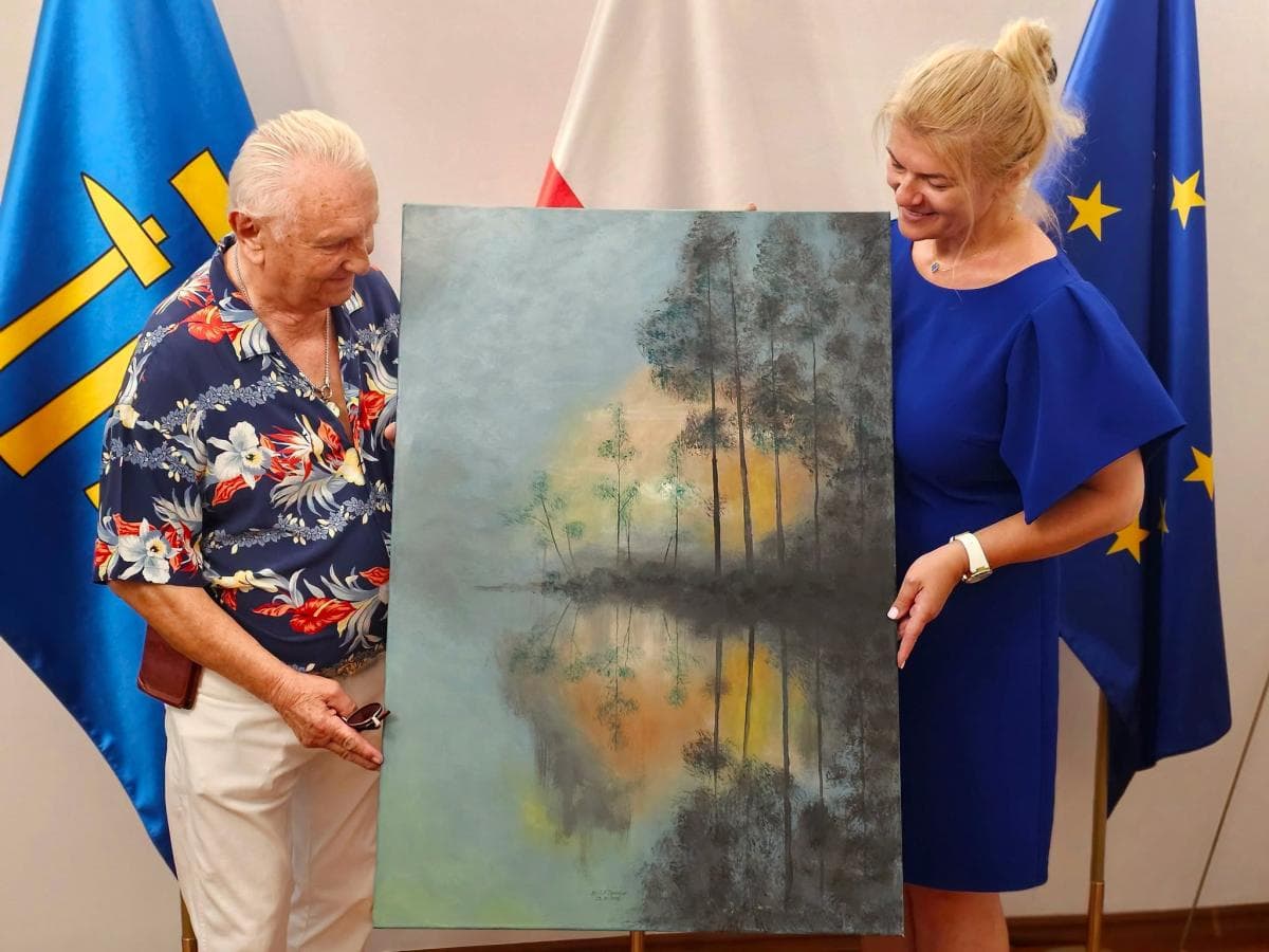 Wyjątkowy dar dla Wieliczki. Artysta Bolesław Sporysz przekazał swój obraz