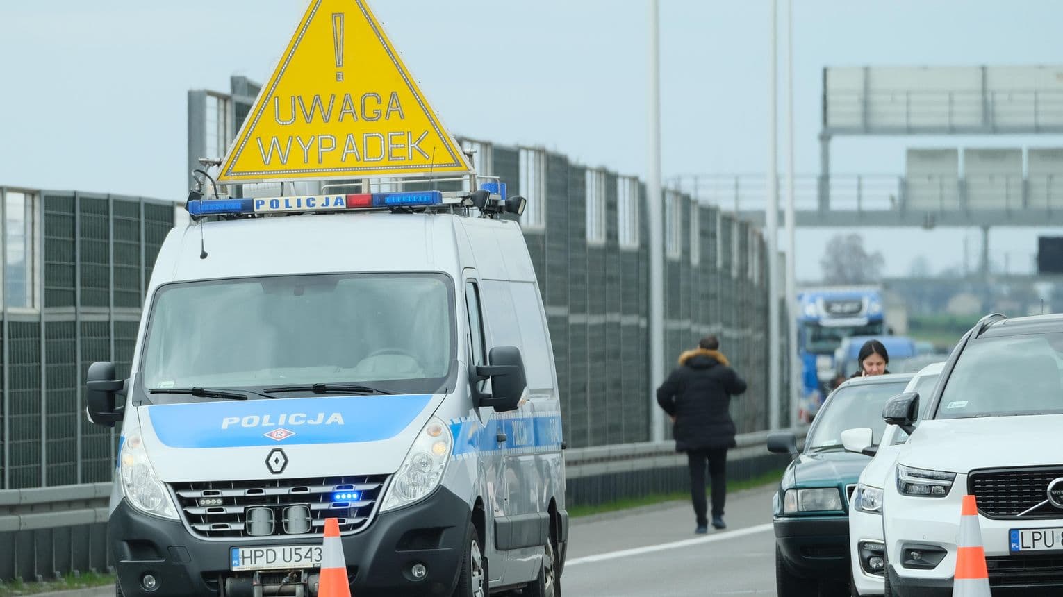 Wypadek na alei Sikorskiego. Komunikacja skierowana na objazdy