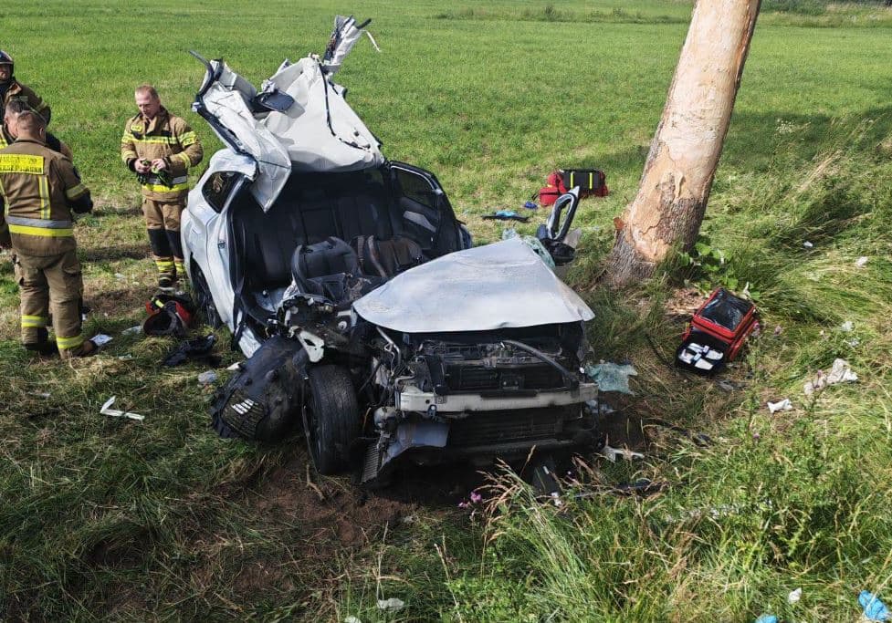 Wypadek na drodze krajowej nr 60. 35-letni pasażer Peugeota nie żyje