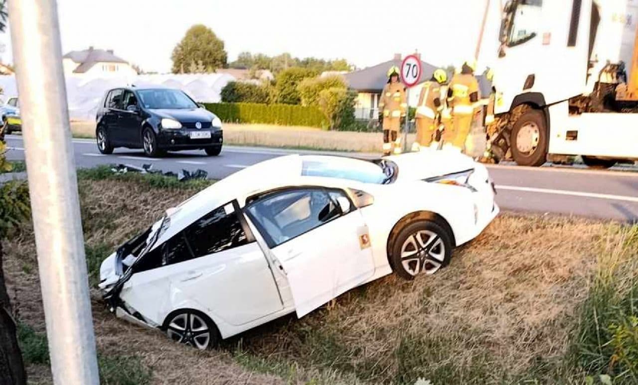 Wypadek na trasie Lublin – Chełm. Zderzenie ciężarówki z autem osobowym