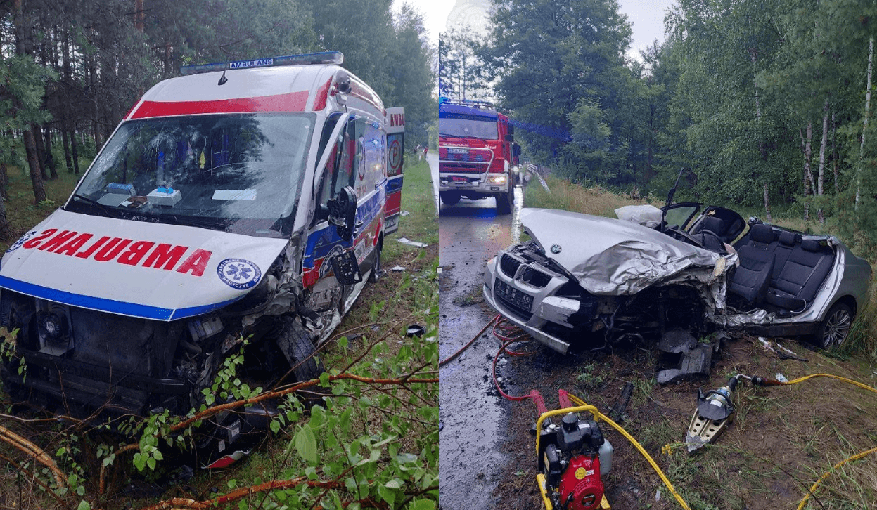 Wypadek w Kozim Polu w powiecie radomszczańskim. Zderzenie karetki i BMW. Jedna osoba ranna