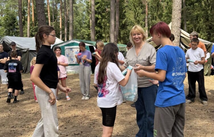 Ząbki – Wakacyjna wizyta Burmistrz Małgorzaty Zyśk w Piasutnie