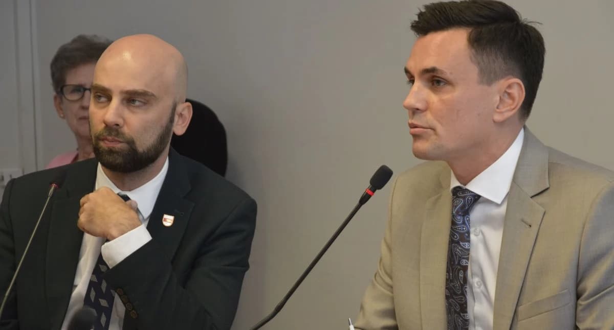 Zaczęło się ostro, potem nie było lepiej. Burmistrz bez wotum zaufania, absolutorium nierozstrzygnięte